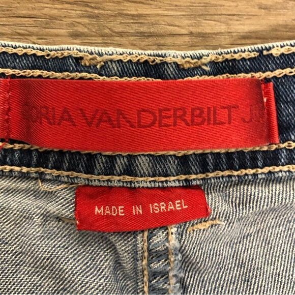 Gloria Vanderbilt Woman’s Jeans, Size 12 - Picture 4 of 8